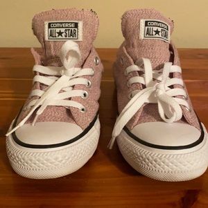 Woman’s Converse thick tongue sneakers